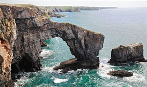 The Green Bridge of Wales, a magnificent natural arch with a span of approximately 25m.